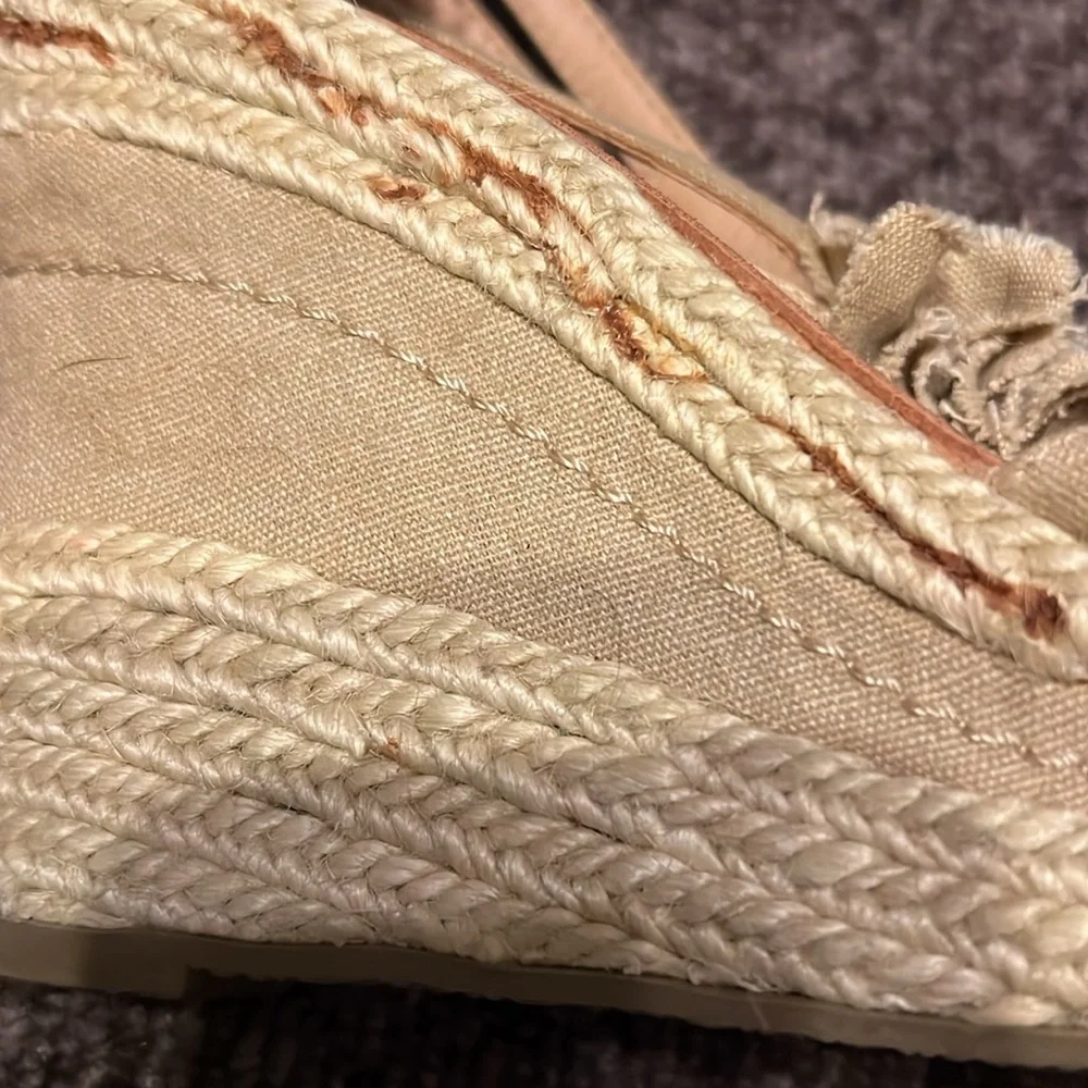 Nine West Sugareel Size 7 wedges camel colored